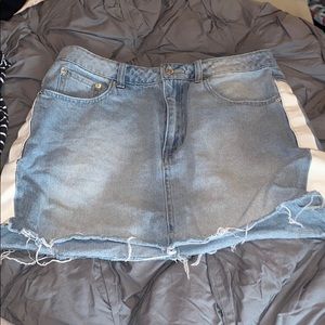 Jean skirt with a white strip down each side